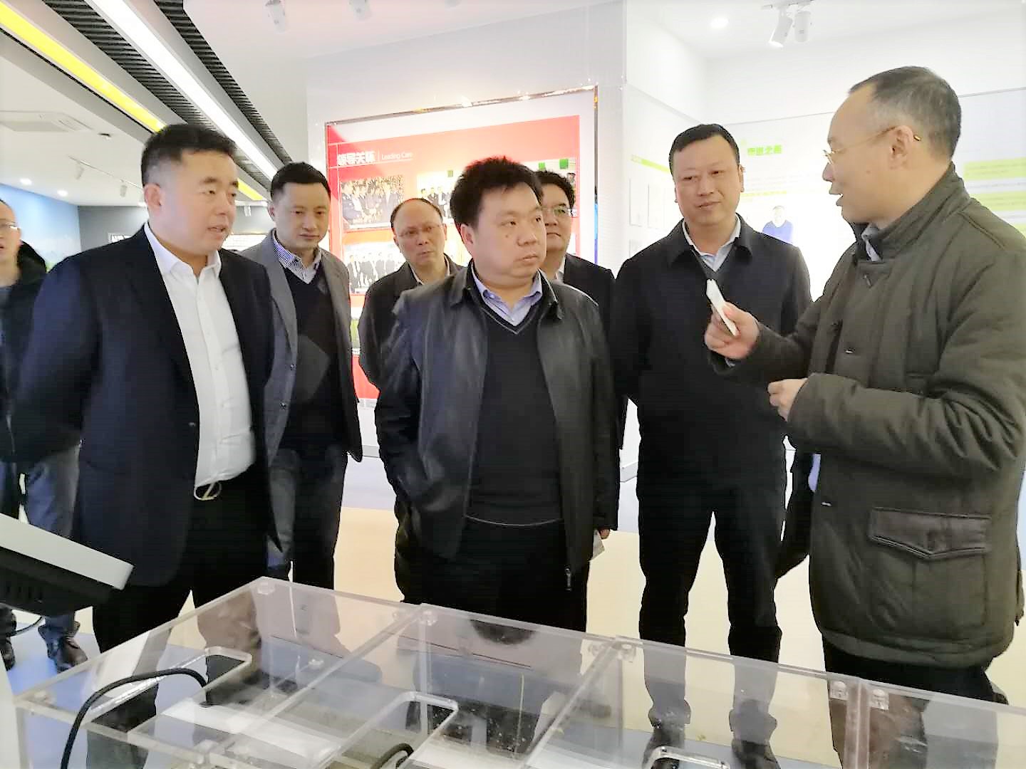 张总代表公司给江西省农业厅厅长做汇报 (4).jpg